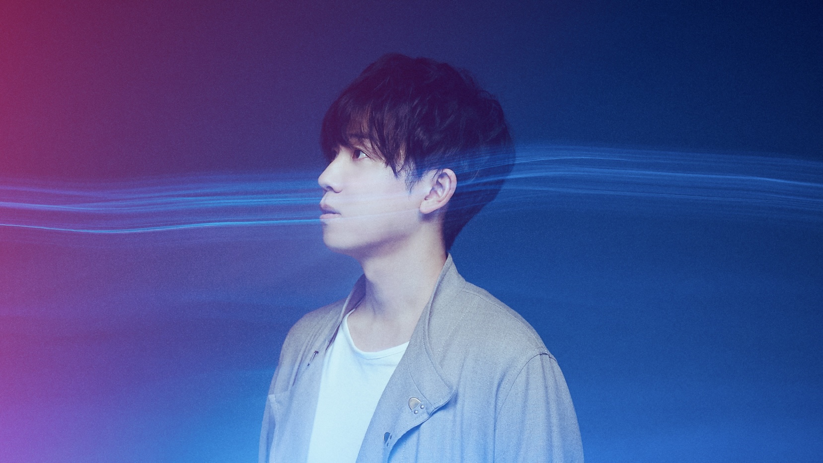 1st EP「hear me?」In Stores Now